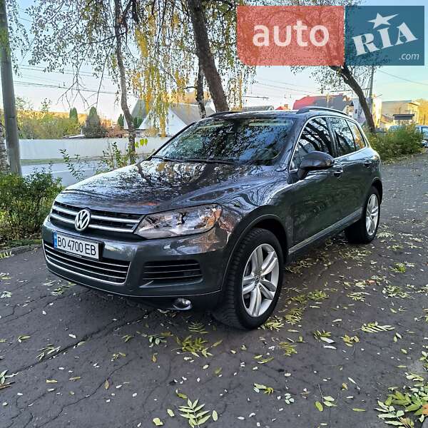 Позашляховик / Кросовер Volkswagen Touareg 2013 в Чернівцях