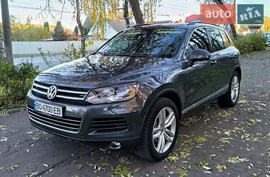 Позашляховик / Кросовер Volkswagen Touareg 2013 в Чернівцях