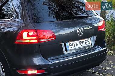 Позашляховик / Кросовер Volkswagen Touareg 2013 в Чернівцях