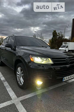 Позашляховик / Кросовер Volkswagen Touareg 2011 в Києві