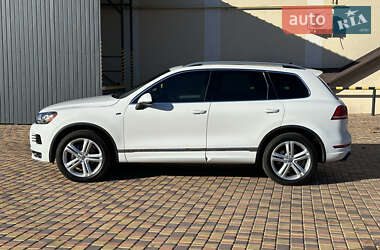 Внедорожник / Кроссовер Volkswagen Touareg 2014 в Умани