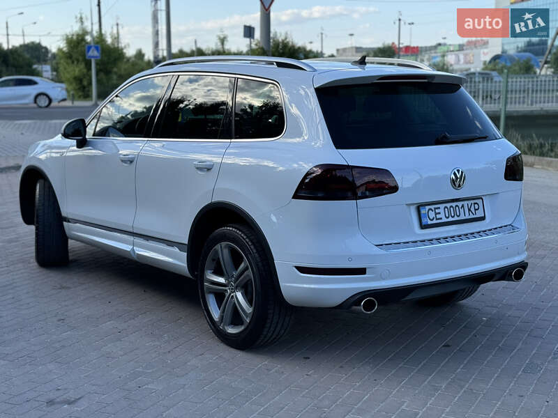 Позашляховик / Кросовер Volkswagen Touareg 2013 в Чернівцях
