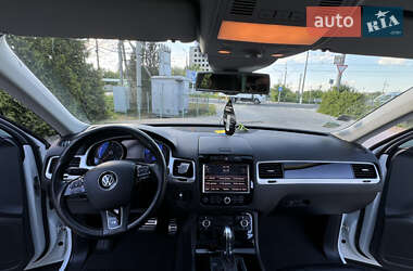 Позашляховик / Кросовер Volkswagen Touareg 2013 в Чернівцях