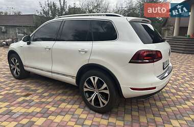 Внедорожник / Кроссовер Volkswagen Touareg 2013 в Хмельницком