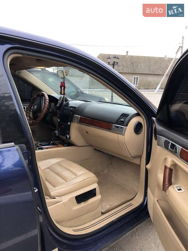 Внедорожник / Кроссовер Volkswagen Touareg 2004 в Болграде