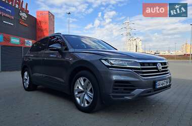 Внедорожник / Кроссовер Volkswagen Touareg 2019 в Киеве