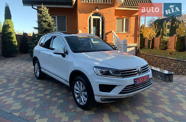 Позашляховик / Кросовер Volkswagen Touareg 2015 в Луцьку