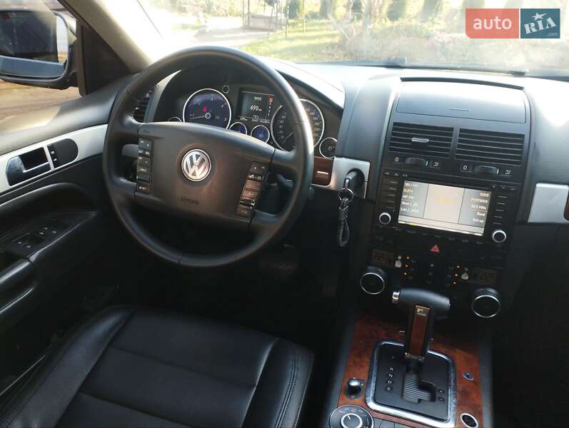 Внедорожник / Кроссовер Volkswagen Touareg 2005 в Киеве