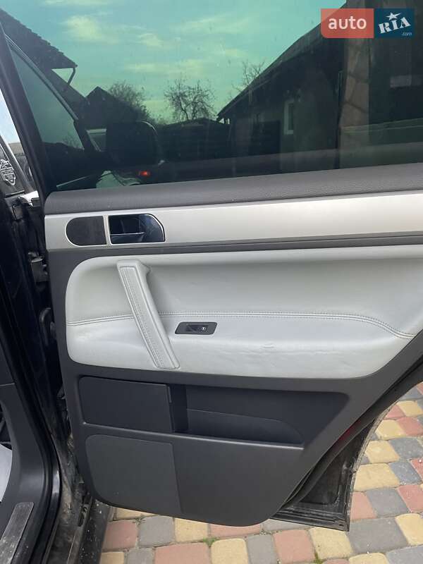 Позашляховик / Кросовер Volkswagen Touareg 2006 в Жидачові