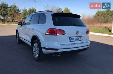 Внедорожник / Кроссовер Volkswagen Touareg 2015 в Радивилове