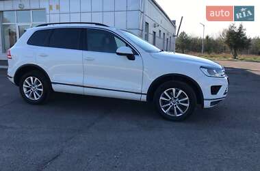 Внедорожник / Кроссовер Volkswagen Touareg 2015 в Радивилове