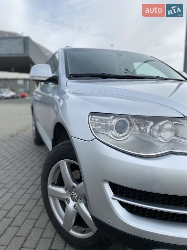Позашляховик / Кросовер Volkswagen Touareg 2008 в Львові