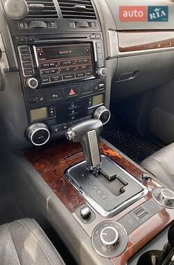 Внедорожник / Кроссовер Volkswagen Touareg 2008 в 