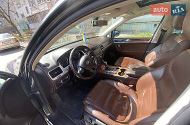 Позашляховик / Кросовер Volkswagen Touareg 2011 в Запоріжжі