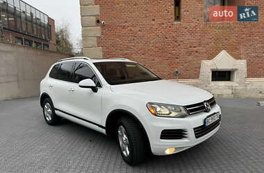 Внедорожник / Кроссовер Volkswagen Touareg 2012 в Львове