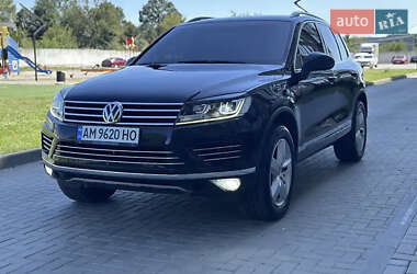 Внедорожник / Кроссовер Volkswagen Touareg 2015 в Киеве