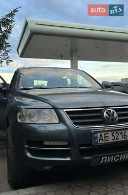 Позашляховик / Кросовер Volkswagen Touareg 2005 в Дніпрі