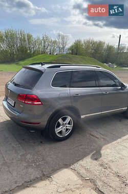 Внедорожник / Кроссовер Volkswagen Touareg 2013 в Киеве