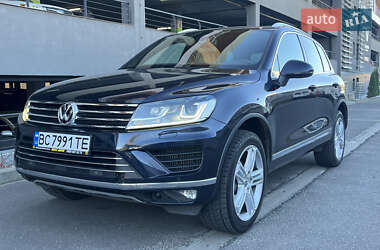 Позашляховик / Кросовер Volkswagen Touareg 2015 в Львові