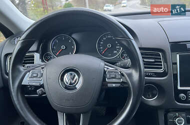 Внедорожник / Кроссовер Volkswagen Touareg 2012 в Черновцах