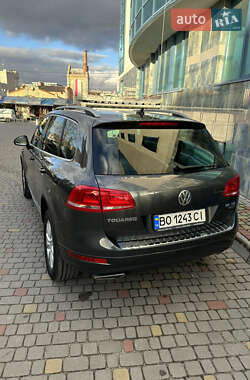 Внедорожник / Кроссовер Volkswagen Touareg 2012 в Тернополе