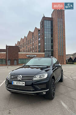 Позашляховик / Кросовер Volkswagen Touareg 2015 в Києві