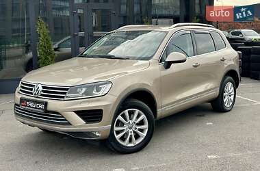 Позашляховик / Кросовер Volkswagen Touareg 2017 в Києві