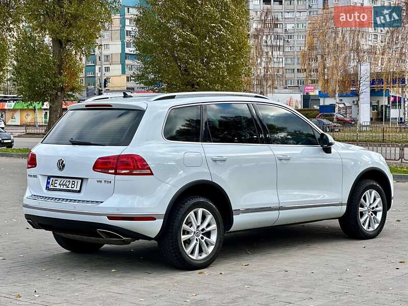 Позашляховик / Кросовер Volkswagen Touareg 2017 в Дніпрі