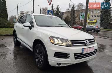 Внедорожник / Кроссовер Volkswagen Touareg 2014 в Ровно