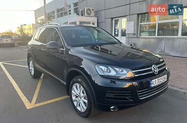 Внедорожник / Кроссовер Volkswagen Touareg 2011 в Киеве