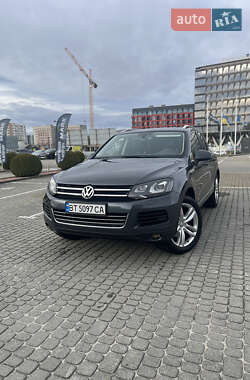 Внедорожник / Кроссовер Volkswagen Touareg 2014 в Львове