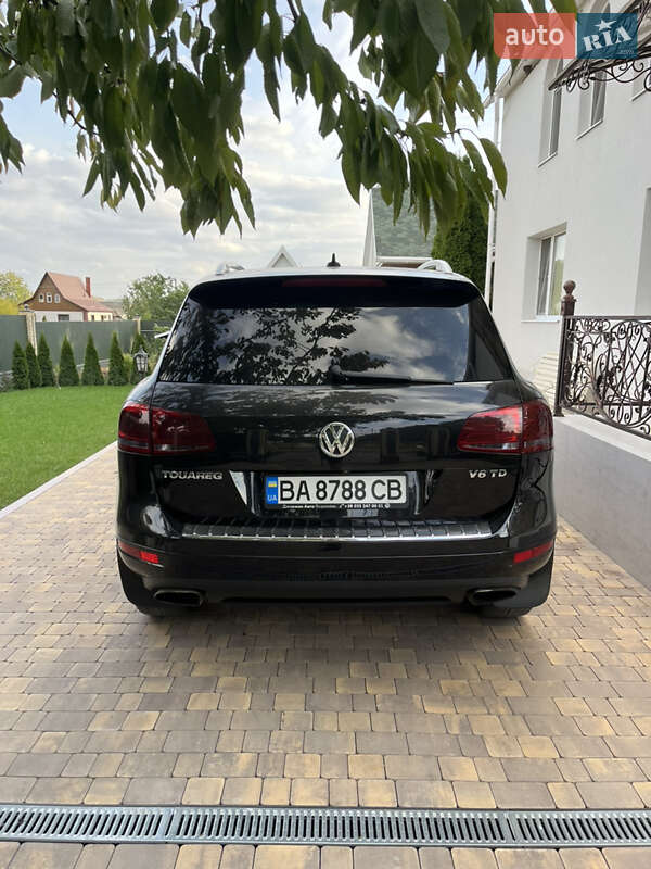 Позашляховик / Кросовер Volkswagen Touareg 2010 в Вінниці