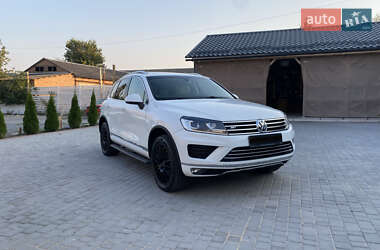 Позашляховик / Кросовер Volkswagen Touareg 2014 в 