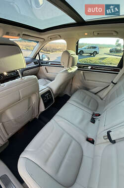 Позашляховик / Кросовер Volkswagen Touareg 2014 в 