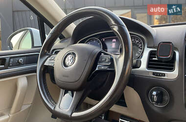 Позашляховик / Кросовер Volkswagen Touareg 2014 в 