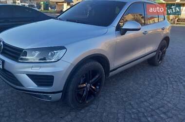 Позашляховик / Кросовер Volkswagen Touareg 2016 в Виноградові