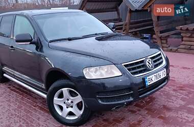 Внедорожник / Кроссовер Volkswagen Touareg 2006 в Сарнах