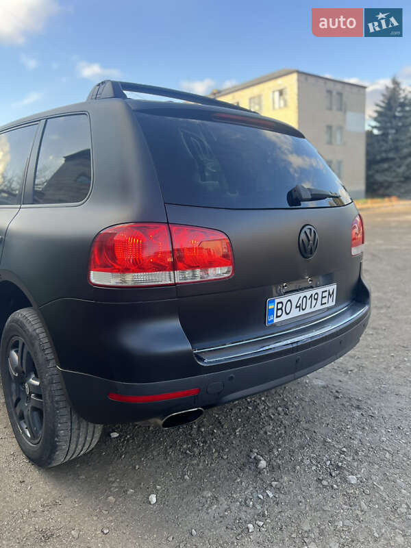 Внедорожник / Кроссовер Volkswagen Touareg 2005 в Каменец-Подольском