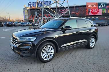 Внедорожник / Кроссовер Volkswagen Touareg 2020 в Киеве