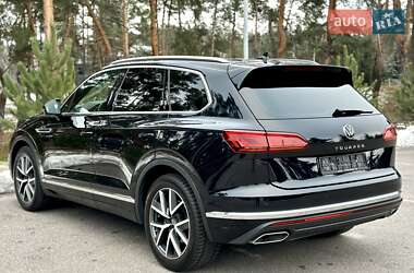 Внедорожник / Кроссовер Volkswagen Touareg 2021 в Киеве