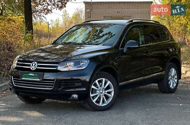 Внедорожник / Кроссовер Volkswagen Touareg 2012 в Киеве