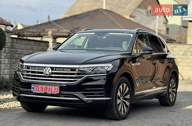 Внедорожник / Кроссовер Volkswagen Touareg 2019 в Дубно