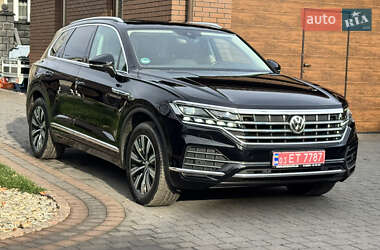 Внедорожник / Кроссовер Volkswagen Touareg 2019 в Дубно