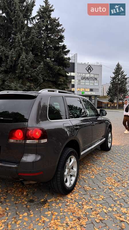 Внедорожник / Кроссовер Volkswagen Touareg 2008 в Черновцах