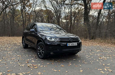 Внедорожник / Кроссовер Volkswagen Touareg 2012 в Днепре