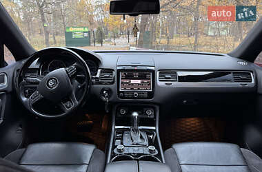 Внедорожник / Кроссовер Volkswagen Touareg 2012 в Днепре