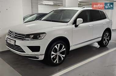 Внедорожник / Кроссовер Volkswagen Touareg 2017 в Одессе