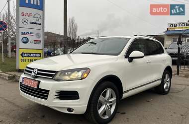 Внедорожник / Кроссовер Volkswagen Touareg 2012 в Николаеве