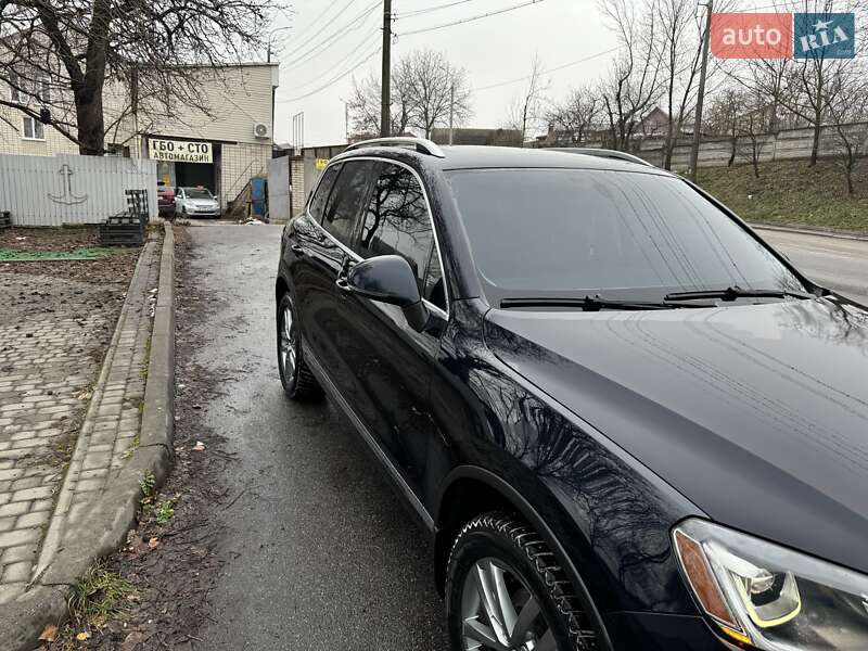 Позашляховик / Кросовер Volkswagen Touareg 2015 в Вінниці