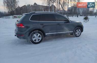 Внедорожник / Кроссовер Volkswagen Touareg 2013 в Конотопе